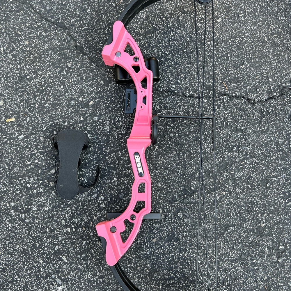Bear Brave Youth Bow-pink